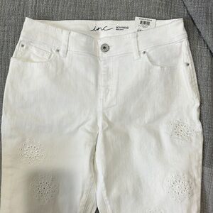 INC International Concepts Women's White Capri Jeans